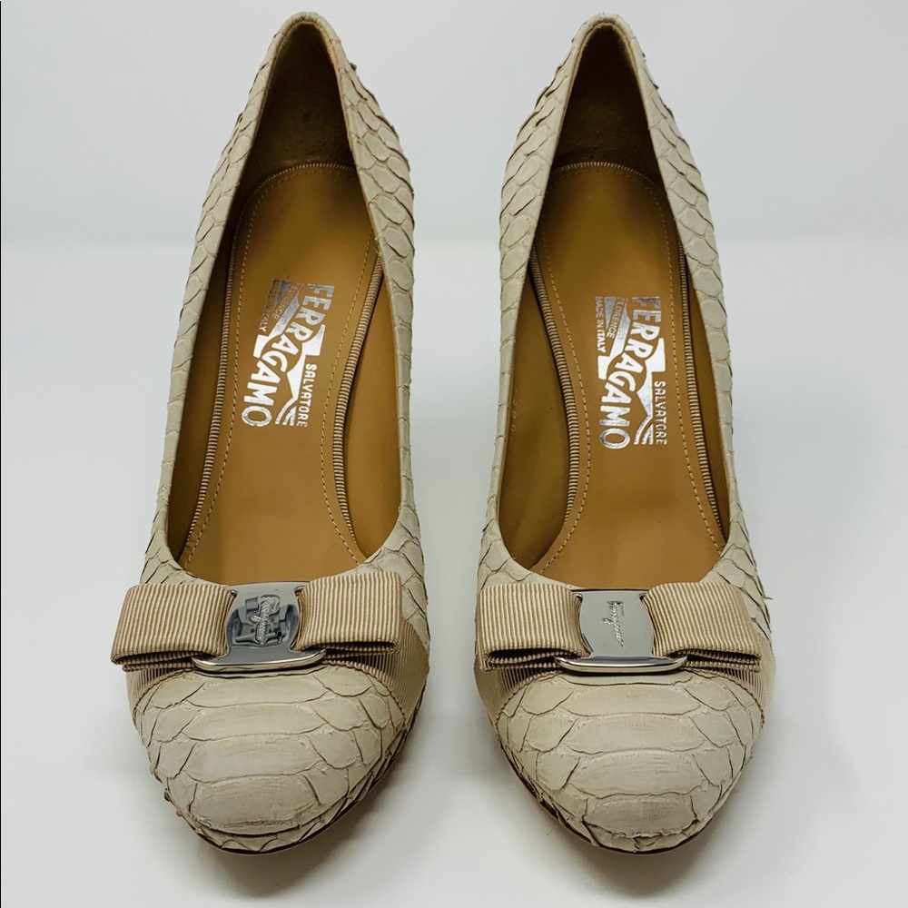 SALVATORE FARRAGAMO AUTHENTIC SUEDE SHOES NWOT